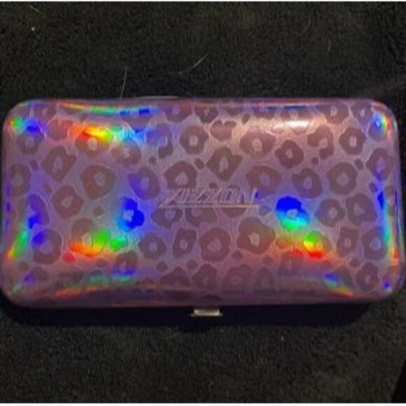 New Nail Clippers Kit Manicure Pedicure Set with Holographic Case(Purple) - Picture 2 of 2